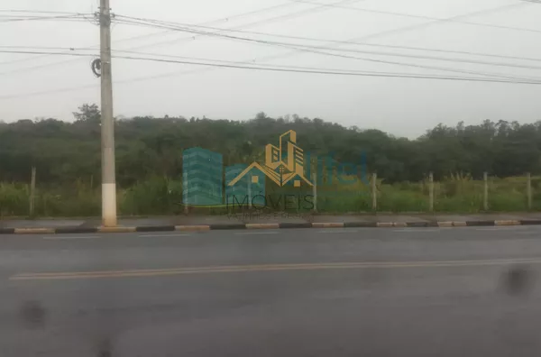 Excelente  área no centro da cidade de  Louveira, na avenida principal próximo a comércios .Com 72 mtrs de frente.  Agende sua visita com um de nossos corretores - Foto 1