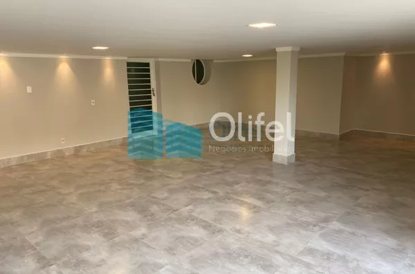 Excelente casa à venda no Condomínio São Joaquim,. Próxima ao lago, iluminação natural e muito arejada. No piso inferior a casa possui um espaço para home office, salão de jogos ou festas, 2 dormitórios e 1 suíte. No piso superior são 3 suítes sendo 1 mas - Foto 14