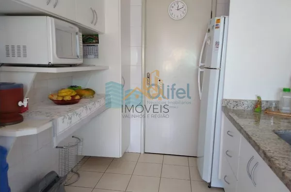 Excelente apartamento no centro da cidade de Louveira,  com 2 dormitórios, sendo 1 suíte com armário, sacada, banheiro social, ampla sala com 2 ambientes, cozinha planejada, lavanderia, vaga de garagem coberta, elevador, piscina e salão de festas.  Próxim - Foto 8