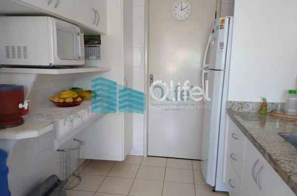 Excelente apartamento no centro da cidade de Louveira,  com 2 dormitórios, sendo 1 suíte com armário, sacada, banheiro social, ampla sala com 2 ambientes, cozinha planejada, lavanderia, vaga de garagem coberta, elevador, piscina e salão de festas.  Próxim - Foto 8