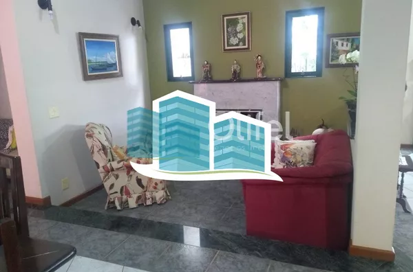 Casa térrea  em condomínio na cidade de Valinhos, contendo apenas escada para  acesso à casa. Localizada  região do Paiquerê, próximo ao Colégio Porto Seguro, Shopping Valinhos. Imóvel  com 3 dormitórios, sendo 1 suíte, todos com armários e ar condicionad - Foto 31