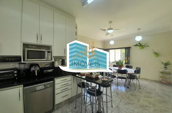 Excelente casa, com ótima metragem em um dos condomínios conhecidos pela sua imensa área verde e beleza, excelente localização na cidade de Vinhedo. A casa foi construída em um terreno praticamente plano, opção ideal para quem busca acessibilidade. A casa - Foto 24