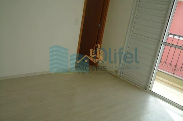 Descubra o encanto deste charmoso sobrado em um condomínio fechado em Valinhos. Com 5400m² de área verde, a casa oferece 3 dormitórios, suíte, quintal e muito mais. - Foto 10