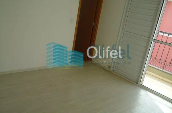 Descubra o encanto deste charmoso sobrado em um condomínio fechado em Valinhos. Com 5400m² de área verde, a casa oferece 3 dormitórios, suíte, quintal e muito mais. - Foto 10