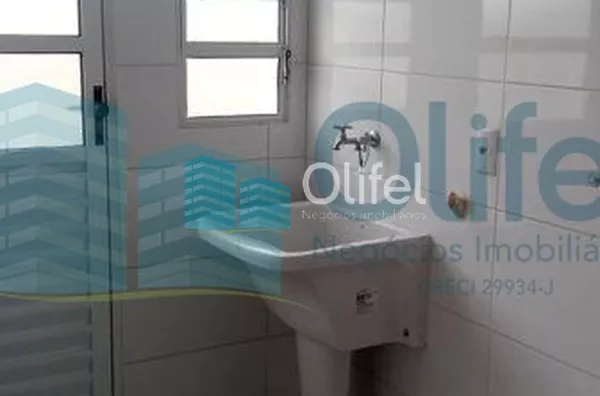 Excelente casa térrea com 3 dormitórios , sendo 1 suíte e 2 dormitórios com suíte americana (banheiro com entrada para dos 2 dormitórios, lavabo, escritório, ampla cozinha com armários, despensa, lavanderia, quintal com churrasqueira com armário e pia, ba - Foto 19