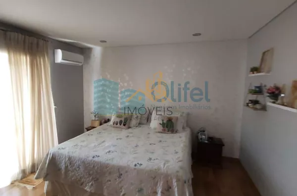 Lindo sobrado em condomínio com ótima localização e segurança 24 horas, 640 m² de terreno com 360 m² de construção, 4 dormitórios sendo 2 suítes e uma com hidromassagem e closet, 2 salas, lavabo, ampla cozinha com copa, lavanderia, ótimo espaço externo co - Foto 10