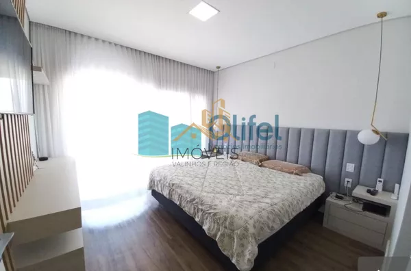 Lindo sobrado com excelente acabamento no  condomínio  Santa Isabel na cidade de Louveira com bastante verde, ideal para quem busca tranquilidade para a família e os amigos.  A casa conta com 3 suítes, sala ampla com pé direito duplo, cozinha rica em armá - Foto 6