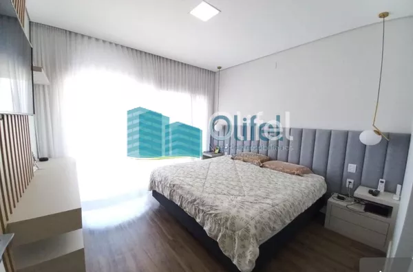 Lindo sobrado com excelente acabamento no  condomínio  Santa Isabel na cidade de Louveira com bastante verde, ideal para quem busca tranquilidade para a família e os amigos.  A casa conta com 3 suítes, sala ampla com pé direito duplo, cozinha rica em armá - Foto 6
