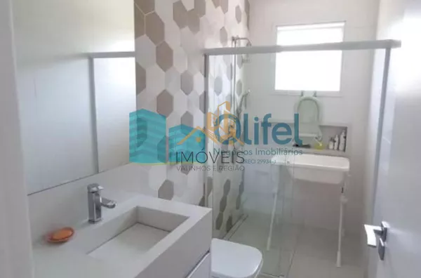 Lindo sobrado com excelente acabamento no  condomínio  Santa Isabel na cidade de Louveira com bastante verde, ideal para quem busca tranquilidade para a família e os amigos.  A casa conta com 3 suítes, sala ampla com pé direito duplo, cozinha rica em armá - Foto 9