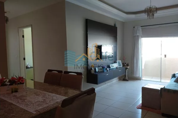 Excelente apartamento no centro da cidade de Louveira,  com 2 dormitórios, sendo 1 suíte com armário, sacada, banheiro social, ampla sala com 2 ambientes, cozinha planejada, lavanderia, vaga de garagem coberta, elevador, piscina e salão de festas.  Próxim - Foto 1