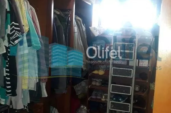 Excelente sobrado na cidade de  Louveira, com 4 dormitórios, sendo 1 suíte master com closet, banheiro social, quartos avarandados, lavabo, ampla sala de estar, jantar e mezanino, escritório, cozinha, copa, lavanderia, despensa, área gourmet com churrasqu - Foto 47
