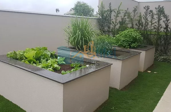Lindíssima casa a venda estilo Neoclássico e recém construída no Condomínio Fazenda Serra Azul I na cidade de ItupevaTodos os revestimentos da casa são da Portobello, aquecimento solar em toda casa, 4000l de caixa dágua, armários da marca Florense, corti - Foto 4