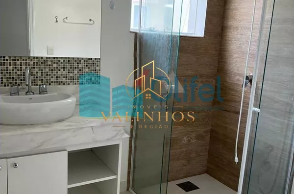 Linda casa para venda e locação no Condomínio Jardim Paulista em Vinhedo/SP. Lindo sobrado com projeto moderno. Piso inferior: lavabo, escritório, amplas salas, cozinha planejada com despensa, ampla área gourmet integrada com cozinha e sala (1 suíte, banh