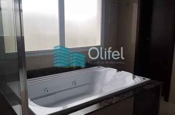 Lindíssima casa a venda estilo Neoclássico e recém construída no Condomínio Fazenda Serra Azul I na cidade de ItupevaTodos os revestimentos da casa são da Portobello, aquecimento solar em toda casa, 4000l de caixa dágua, armários da marca Florense, corti - Foto 1