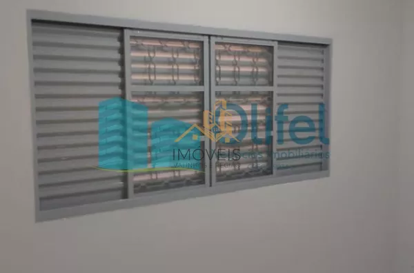Casa assobradada com 03 dormitórios, sala de estar e jantar, cozinha ampla com armários planejados, 02 banheiros, garagem coberta para 02 veículos, lavanderia, quintal, canil,bairro aberto,  acesso rápido para a Rod. Anhanguera, apto para contratação de f - Foto 17