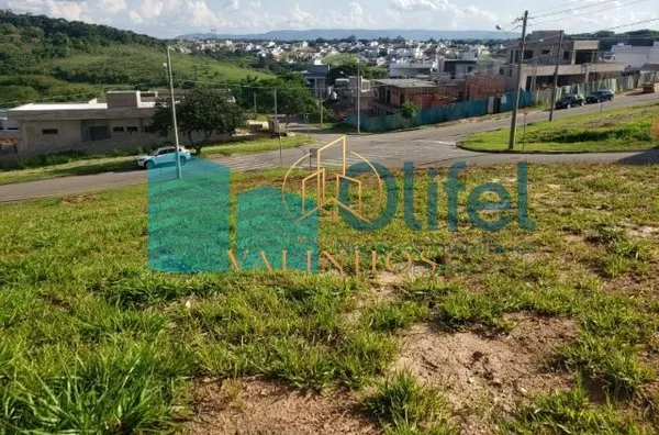 Excelente lote de esquina com 550,00m² em condomínio de alto padrão na cidade de Louveira. Área de lazer completa, segurança com ronda e portaria 24hs. Fácil acesso aos principais comércios e vias de acesso que ligam as principais cidades da região