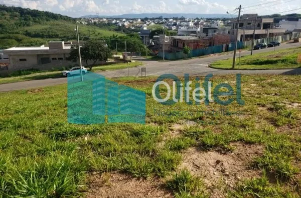 Excelente lote de esquina com 550,00m² em condomínio de alto padrão na cidade de Louveira. Área de lazer completa, segurança com ronda e portaria 24hs. Fácil acesso aos principais comércios e vias de acesso que ligam as principais cidades da região - Foto 3
