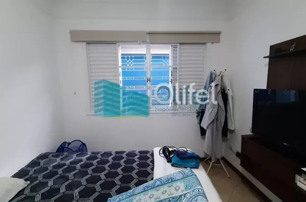 Excelente casa de esquina em bairro residencial, próximo ao centro na cidade de Louveira.  Possui 3 dormitórios sendo 1 suíte com closet e banheira de hidromassagem de 4 lugares. Sala 3 ambientes, sala de TV, escritório, despensa e lavanderia fechada. Pos - Foto 6