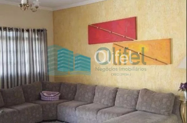 Ótima casa em bairro tranquilo na cidade de Louveira com 3 dormitórios sendo 1 suíte, sala 2 ambientes, cozinha americana com armários, edícula com churrasqueira gourmet e banheiro, quintal e garagem para 4 carros. - Foto 4