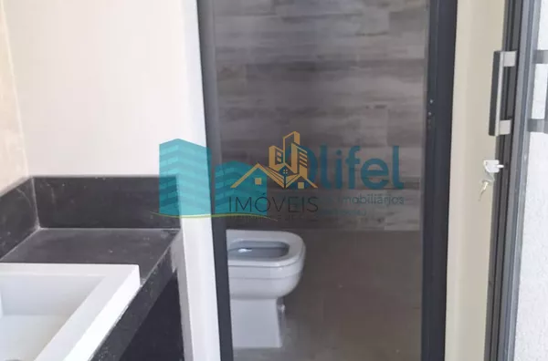 Excelente casa térrea,  novíssima,  em um dos condomínios mais procurados da cidade de Louveira com acabamento de primeira linha, telhado com telhas sanduiche que garantem conforto térmico da casa, proporcionando enorme conforto para sua família.  São 3 a - Foto 27