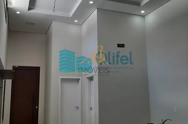 Linda casa térrea, 206m².O imóvel conta com 03 suítes com armários, sendo a suíte master com closet, escritório, lavabo, sala 2 ambientes, cozinha com armários e espaço gourmet com churrasqueira e armários, fogão cooktop  ja instalado. Piscina Aquecida. T - Foto 29