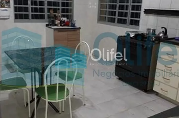 Linda chácara á venda na cidade de  Louveira, sendo três dormitórios, sendo 1 suíte, 1 banheiro social, cozinha, despensa, lavanderia, sala de estar e jantar,  sala de televisão e escritório. Na parte debaixo possui um porão totalmente habitável com 1 qua - Foto 15