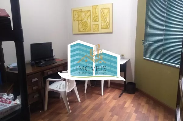 Casa térrea  em condomínio na cidade de Valinhos, contendo apenas escada para  acesso à casa. Localizada  região do Paiquerê, próximo ao Colégio Porto Seguro, Shopping Valinhos. Imóvel  com 3 dormitórios, sendo 1 suíte, todos com armários e ar condicionad - Foto 12