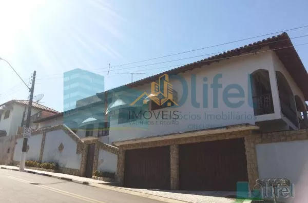 Linda casa de esquina com 3 dormitórios, sendo 1 suíte com hidromassagem, sala 2 ambientes, escritório, cozinha planejada, despensa, área gourmet, garagem para 2 carros cobertas, portão automático, bairro tranquilo. Vale a pena conferir. - Foto 1