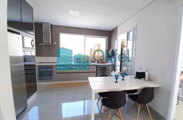 Lindo sobrado com excelente acabamento no  condomínio  Santa Isabel na cidade de Louveira com bastante verde, ideal para quem busca tranquilidade para a família e os amigos.  A casa conta com 3 suítes, sala ampla com pé direito duplo, cozinha rica em armá - Foto 14