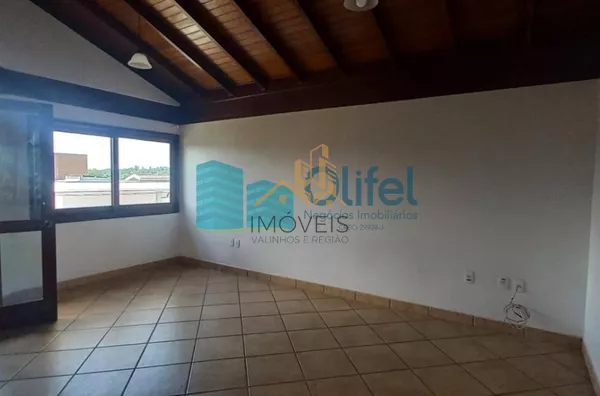 Para você que  busca uma excelente casa, assobradada, ensolarada, com ventilação natural, rua arborizada, condomínio com total segurança, acesso com identificação facial, portaria 24hs, área de lazer em uma cidade como Louveira, com estrutura, porém, mant - Foto 16