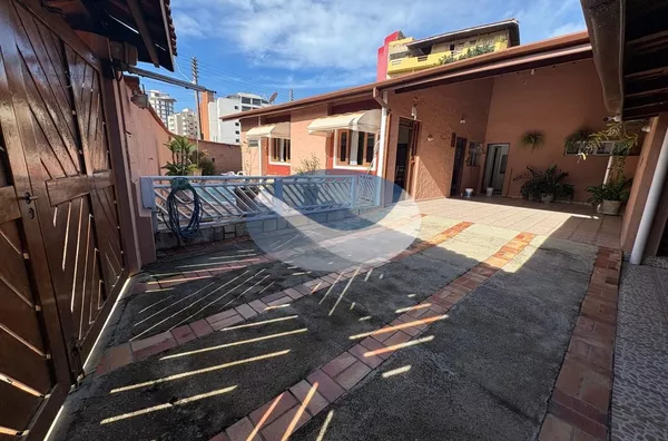 Casa para comprar, 4 quarto(s),  Martim de Sá, Caraguatatuba