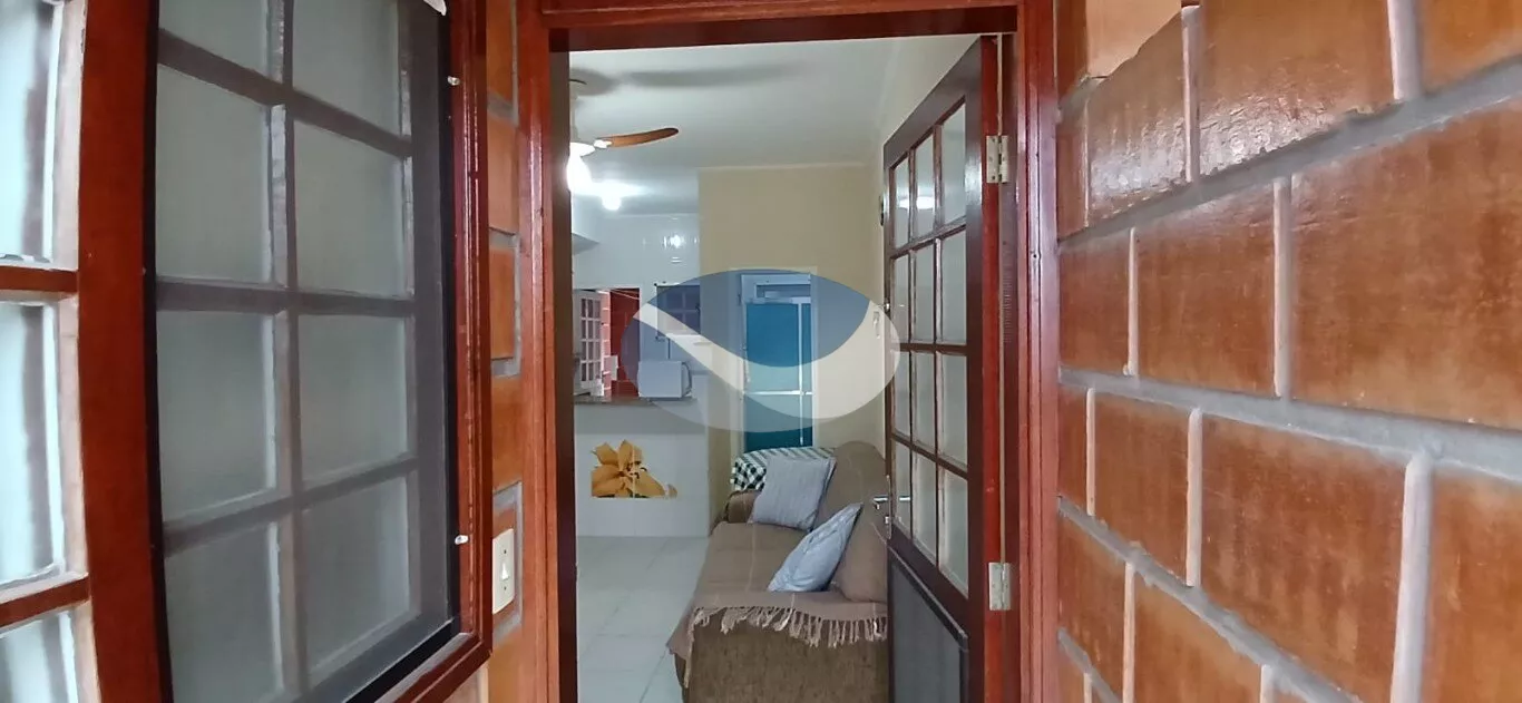 Casa à venda com 3 quartos, 66m² - Foto 2