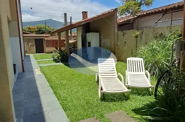 Sobrado à 50m da Praia Martim de Sá 