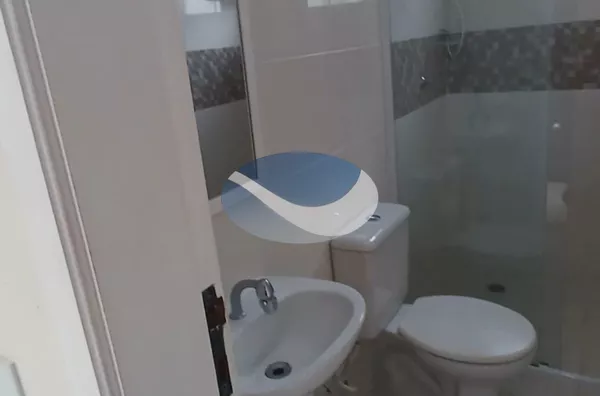 banheiro do quarto fundos