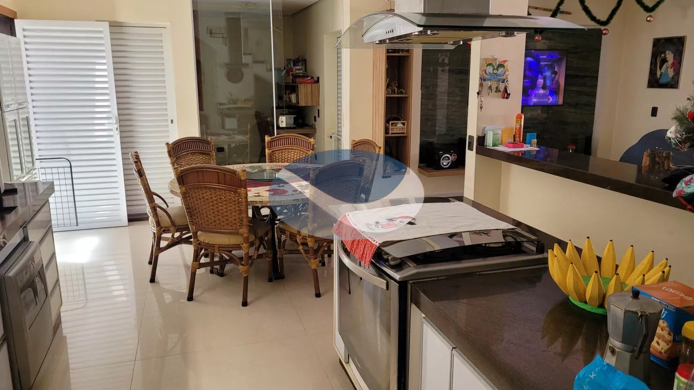 Sobrado, 3 quartos, 244 m² - Foto 12