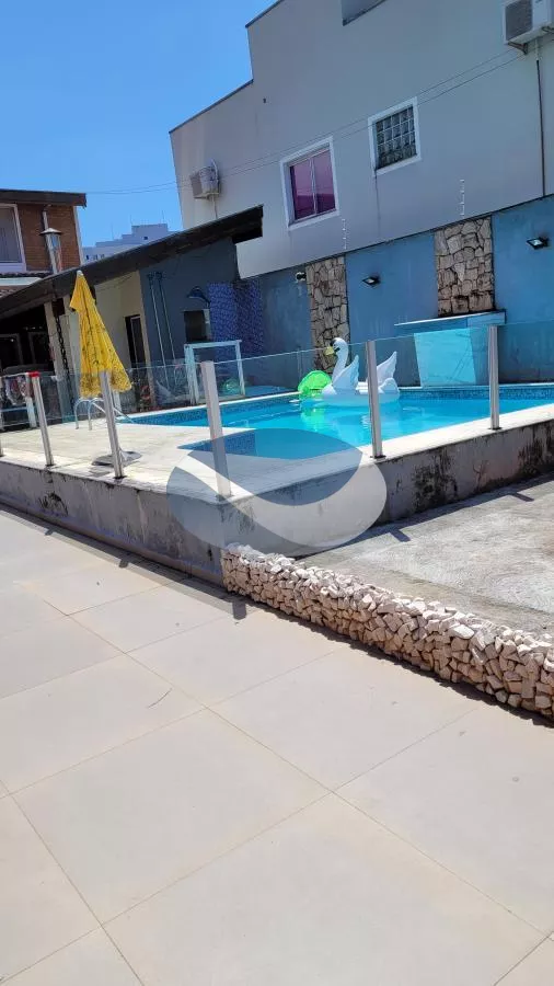 Sobrado, 3 quartos, 244 m² - Foto 1