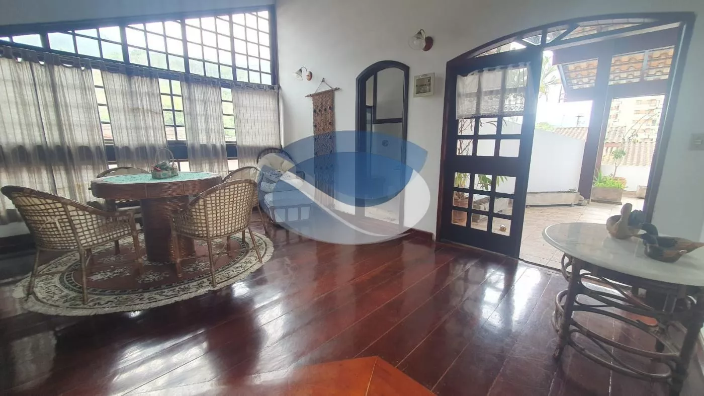 Casa à venda com 4 quartos, 265m² - Foto 9