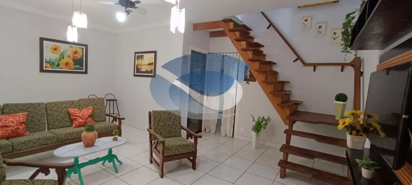 Casa à venda com 3 quartos, 210m² - Foto 4