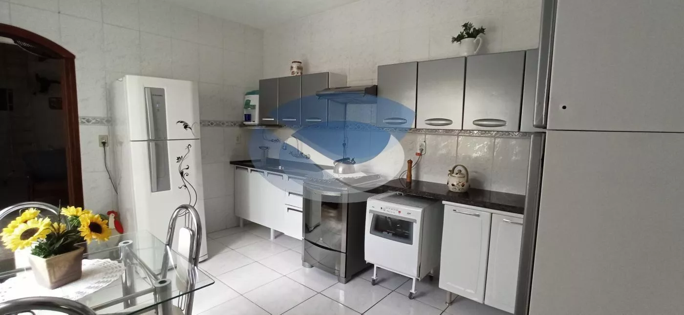 Casa à venda com 3 quartos, 210m² - Foto 6