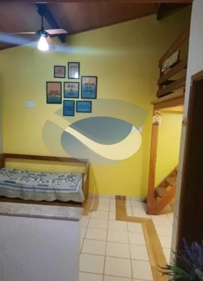 Casa à venda com 1 quarto, 40m² - Foto 2