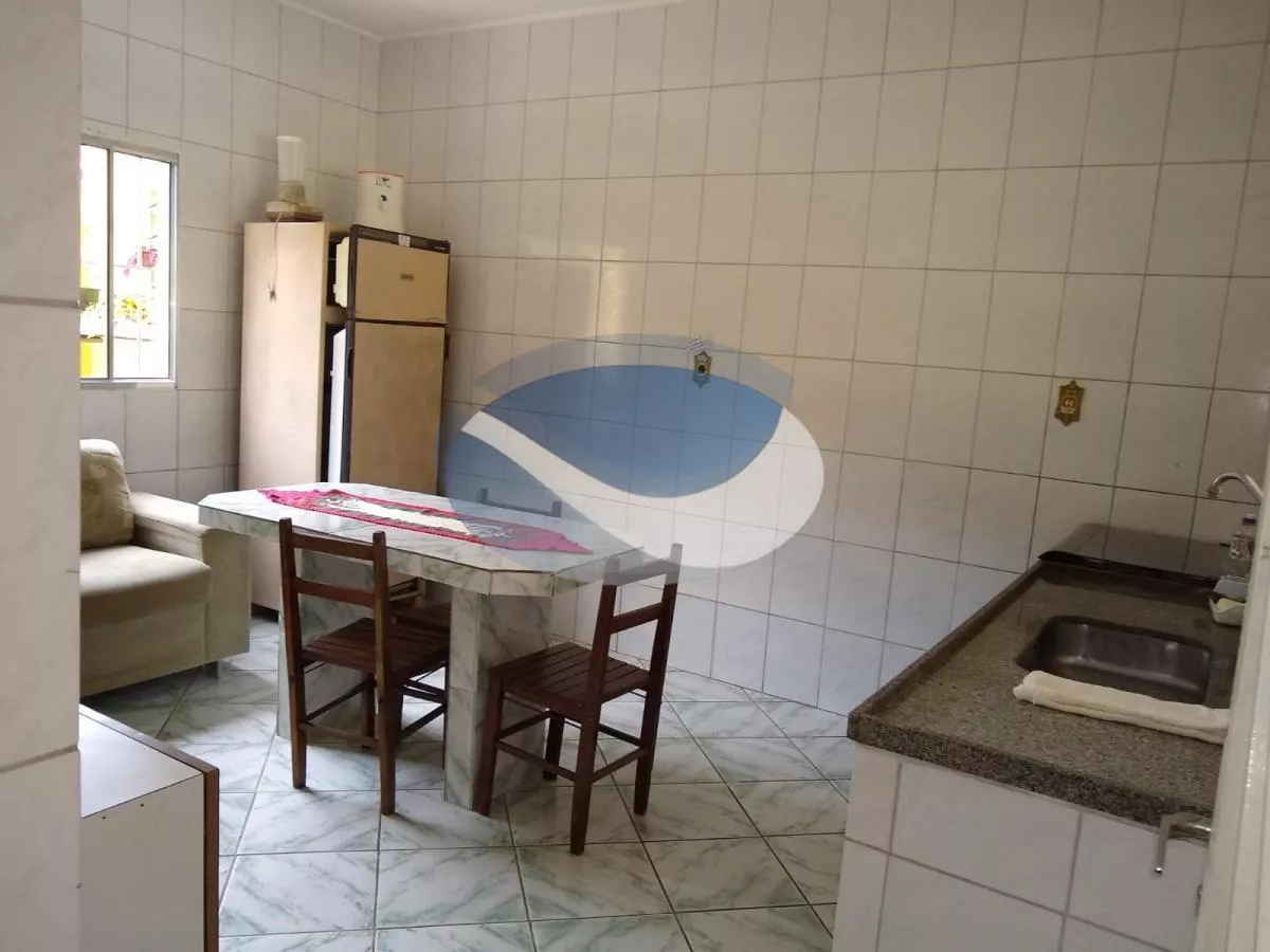 Casa à venda com 6 quartos, 290m² - Foto 11