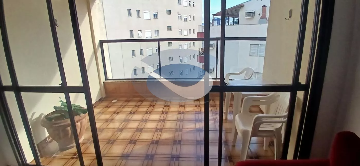 Apartamento à venda com 4 quartos, 220m² - Foto 1