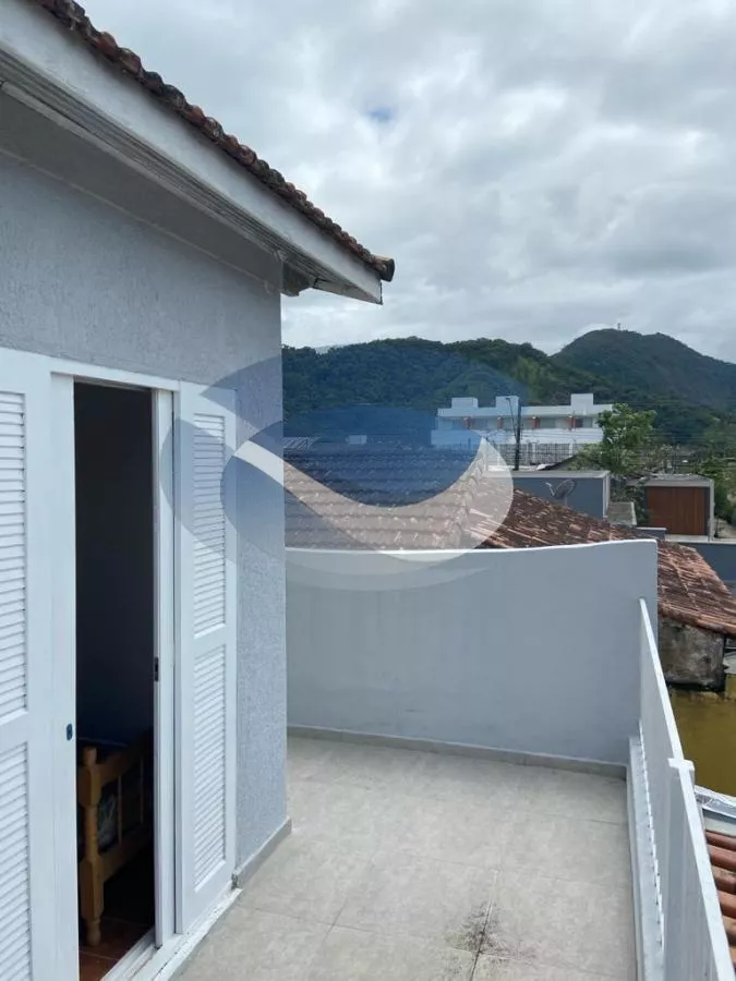 Casa à venda com 3 quartos, 50m² - Foto 2