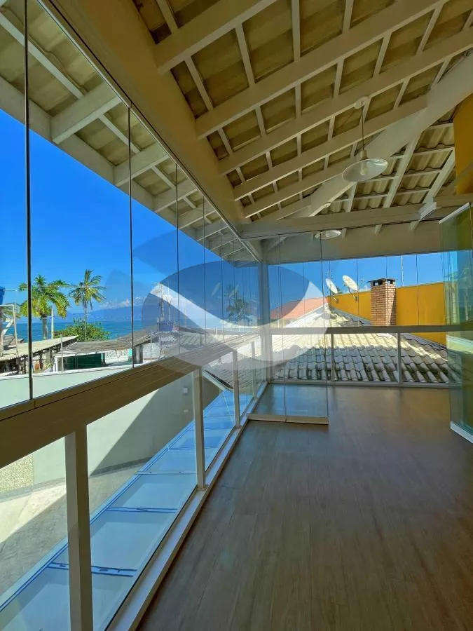 Casa, 4 quartos, 241 m² - Foto 1