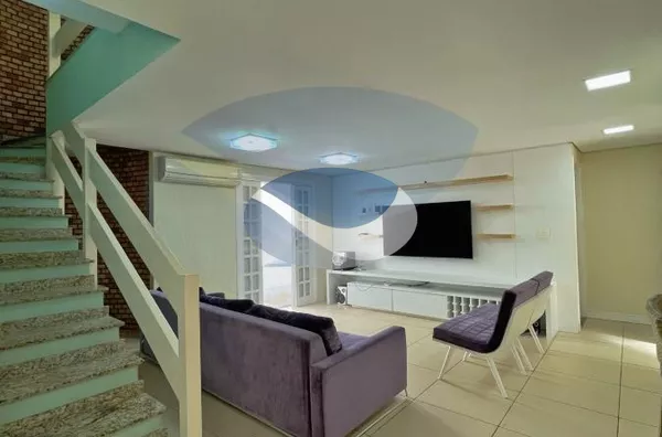 SOBRADO À VENDA, APENAS À UM QUARTEIRÃO DA PRAIA! - Foto 6