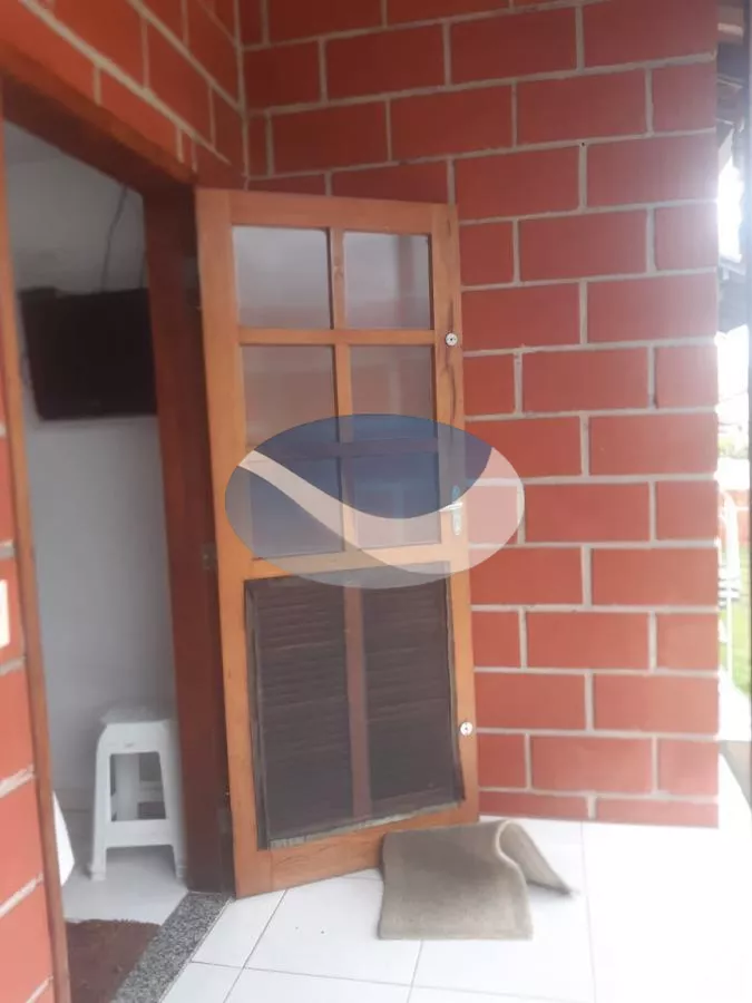 Casa à venda com 2 quartos, 70m² - Foto 6