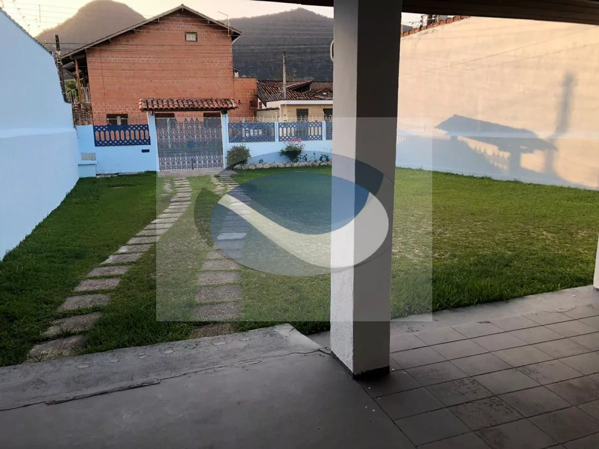 Casa à venda com 3 quartos, 110m² - Foto 2