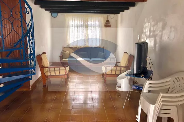 SOBRADO COM ESPAÇO PARA 8 CARROS - Foto 5