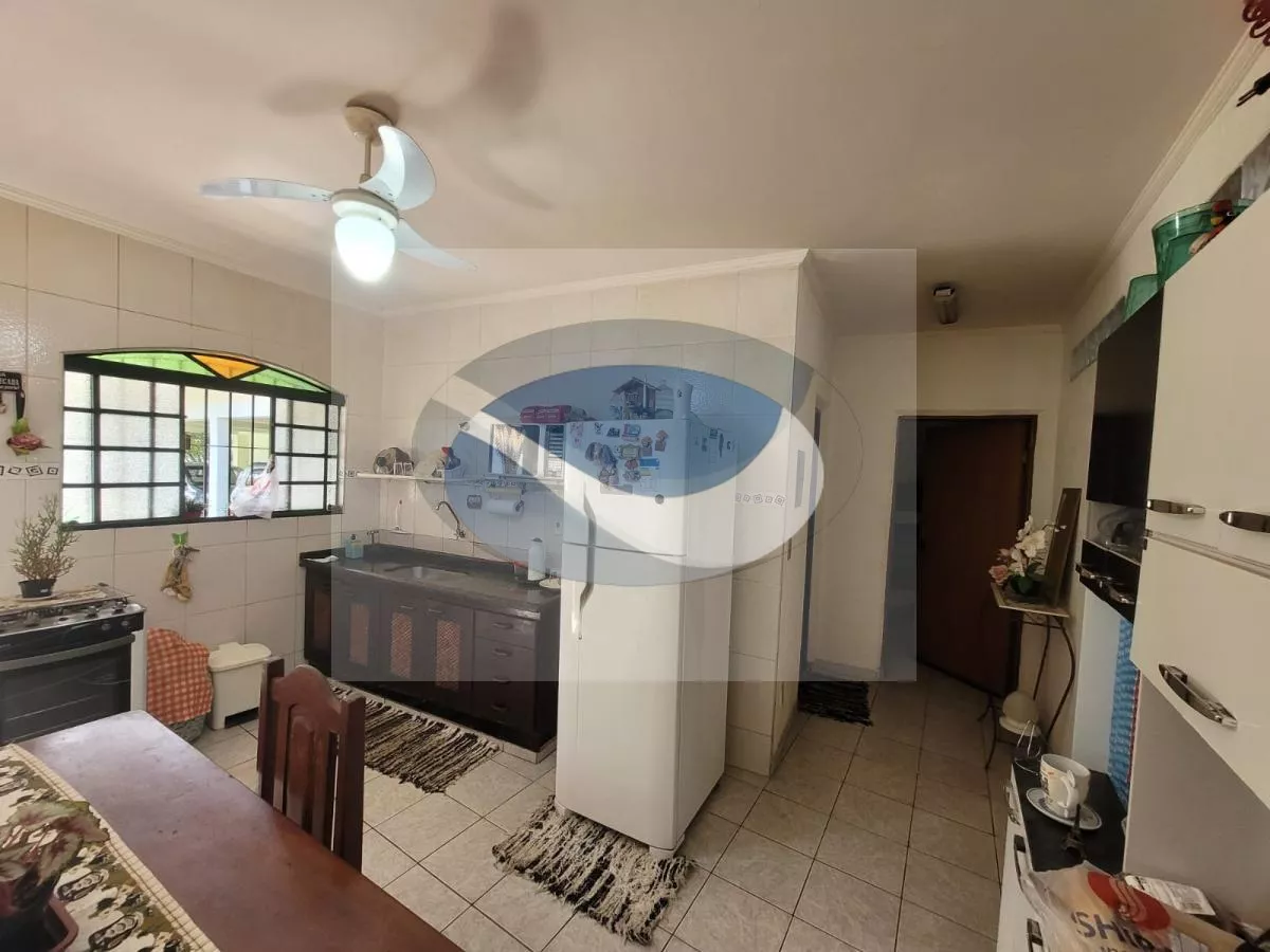 Casa à venda com 3 quartos, 200m² - Foto 10