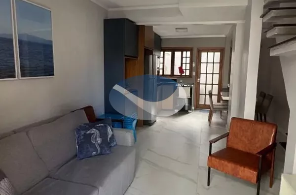 Sobrado à 150 Metros da Praia - Foto 1